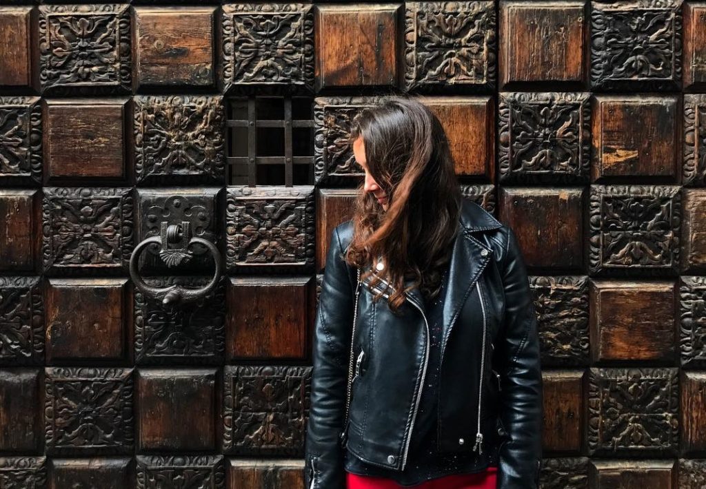 foto credit ana maria moiceanu - ce poarta oamenii pe sub haine - simonarentea.ro