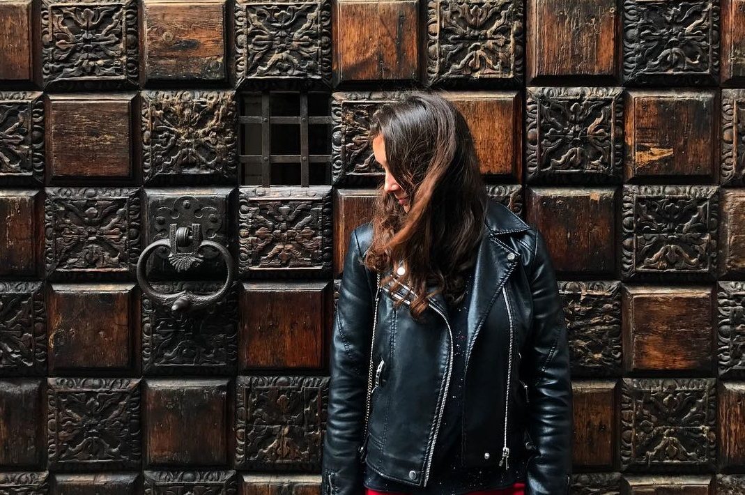 foto credit ana maria moiceanu - ce poarta oamenii pe sub haine - simonarentea.ro